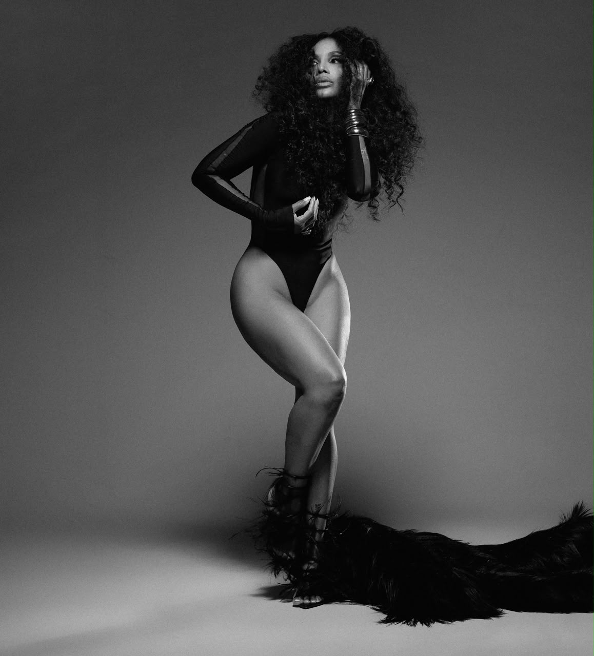 US singer Toni Braxton celebrates 59th birthday with sultry new photos.